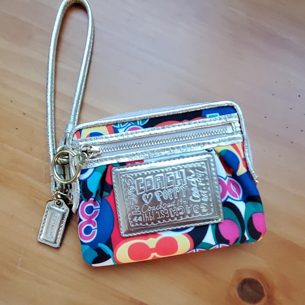 Coach Poppy wristlet